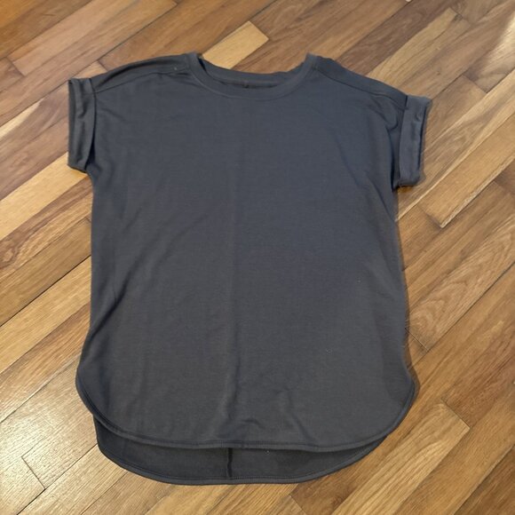 Cupio Tee Shirt Women's Olive Green Cuffed Round Hem V Neck Loose Fit Size M - Picture 1 of 4